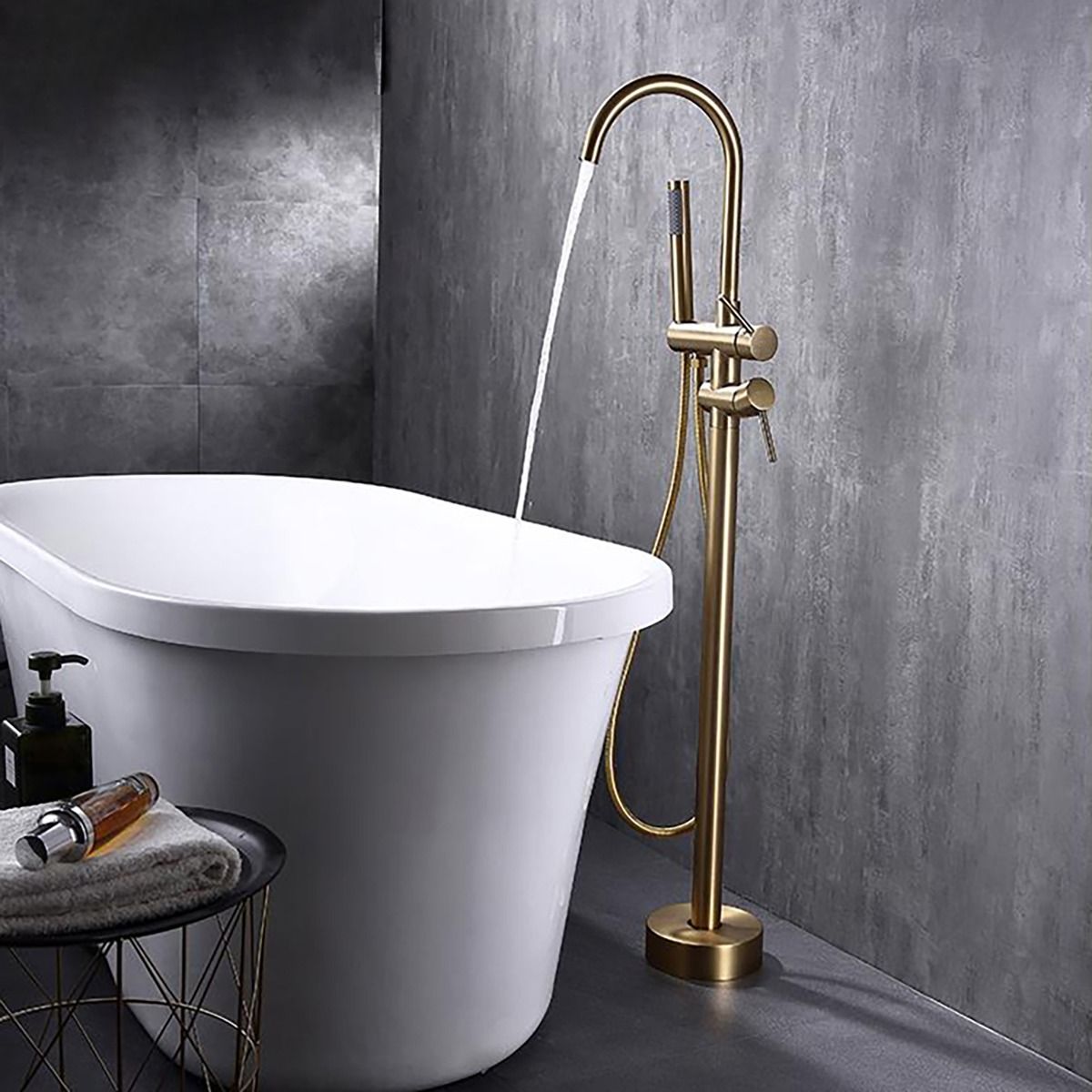 Round Freestanding Gold Chrome Plated Bath Tap With Shower